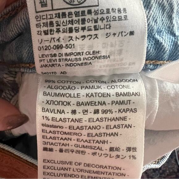 Levi's 70's High Slim Straight Jeans in Marin Hits Wash - Picture 9 of 10